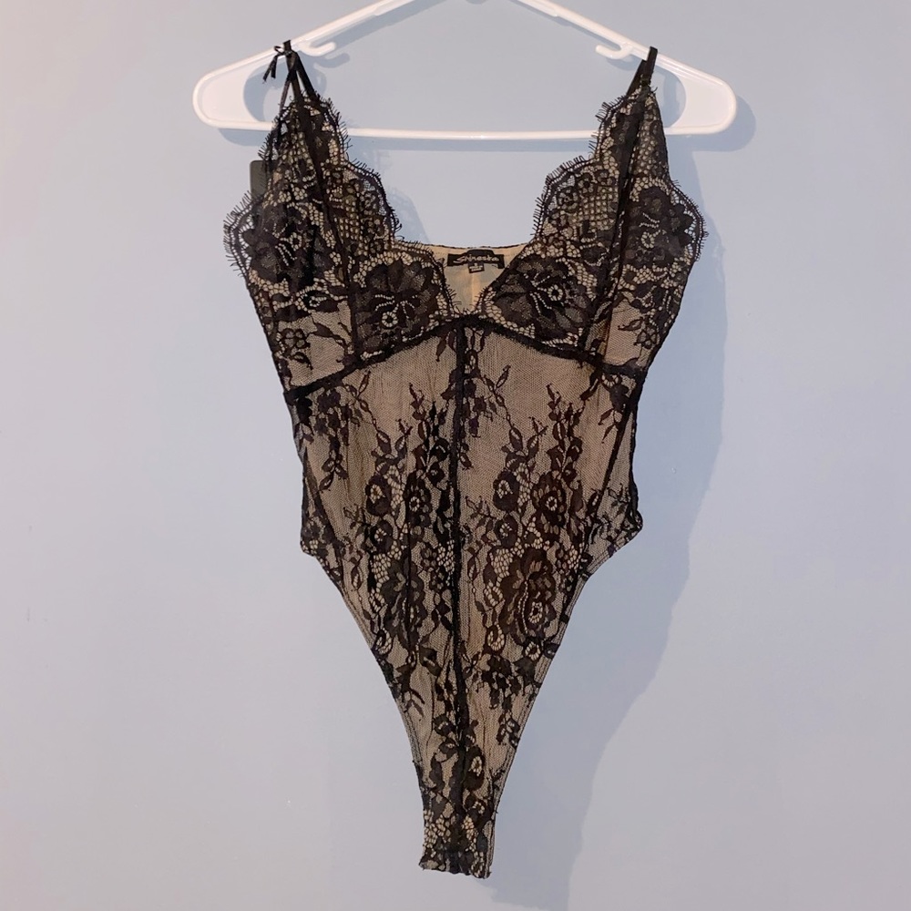 Lace body suit⭐️💕